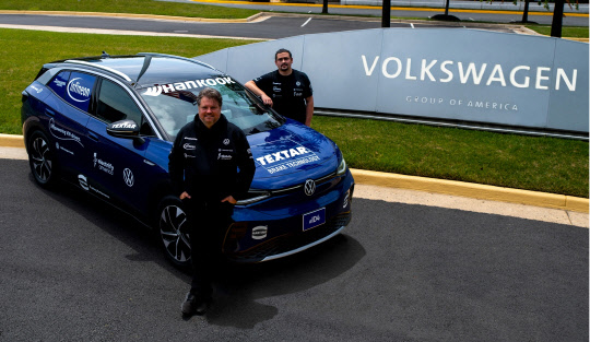 한국타이어 '키너지 AS ev'가 장착된 폭스바겐 ID.4 프로젝트 차량. 한국타이어앤테크놀로지 제공